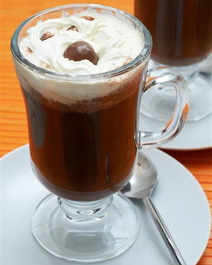 Рецепт горячего шоколада с ванилью и темным шоколадом