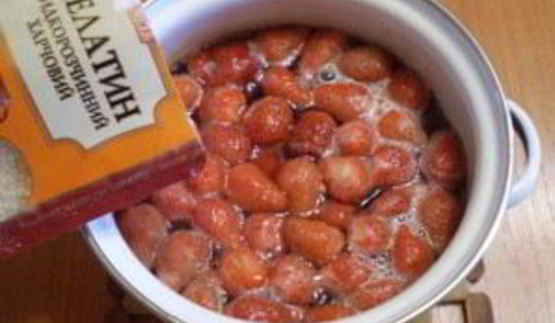 клубничное желе