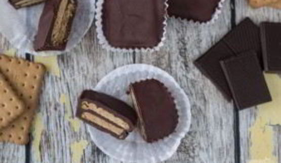 конфеты на печенье