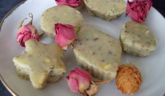 конфеты с белым шоколадом и фисташками