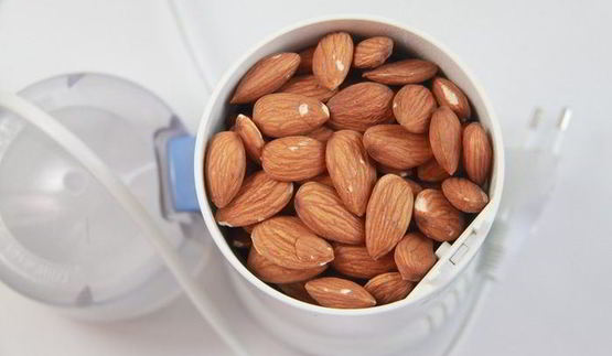 конфеты с миндально-имбирной начинкой