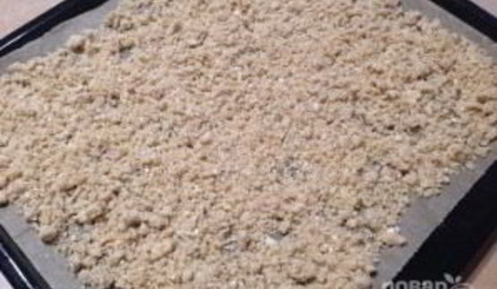 крамбл со взбитыми сливками и соленой карамелью