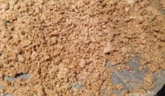 крамбл со взбитыми сливками и соленой карамелью