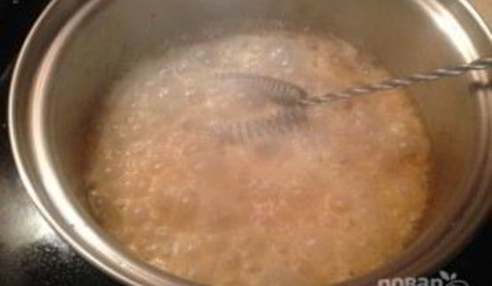 крамбл со взбитыми сливками и соленой карамелью