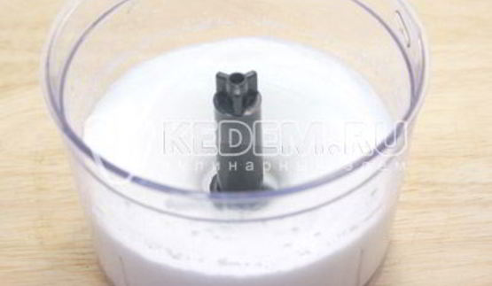 бисквитный рулет с клубничным кремом