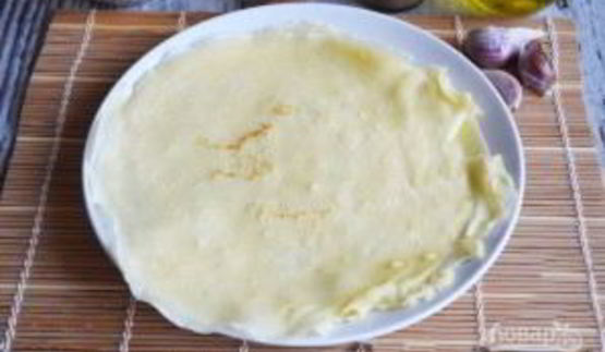 блинные рулетики с крабовым кремом