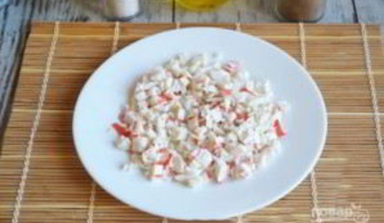 блинные рулетики с крабовым кремом