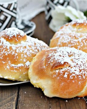 Испанские булочки с заварным кремом
