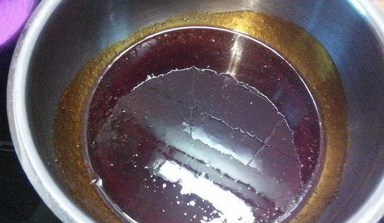 карамельная павлова со сливочным кремом и яичным ликером