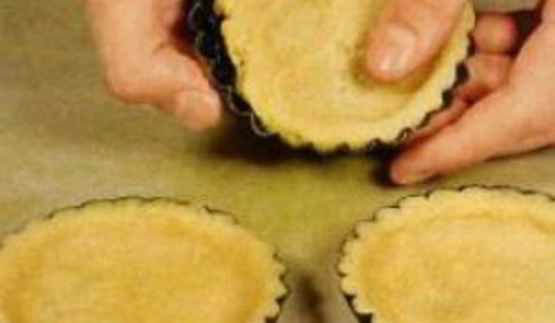 корзиночки с кремом и вишней