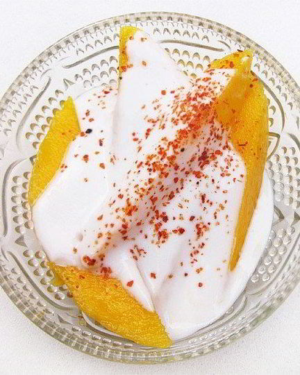 Рецепт манго с кокосовым кремом и перцем чили