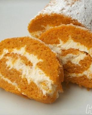 Морковный рулет с творожно-шоколадным кремом