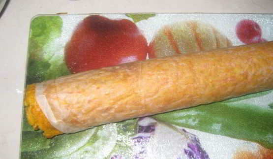 морковные рулетики с творожным кремом