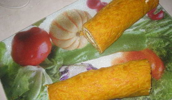 морковные рулетики с творожным кремом