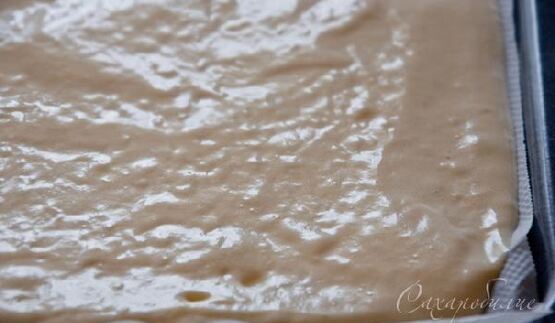 рулет с манго и кокосовым кремом