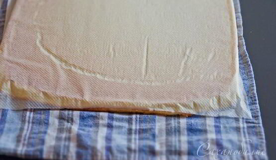 рулет с манго и кокосовым кремом