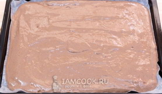 шоколадный бисквитный рулет со сливочным кремом