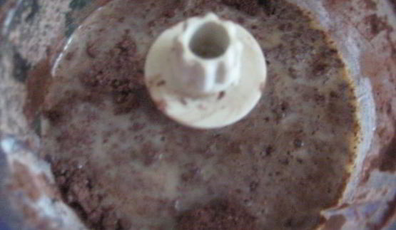 шоколадные коржики с кремом и клубникой