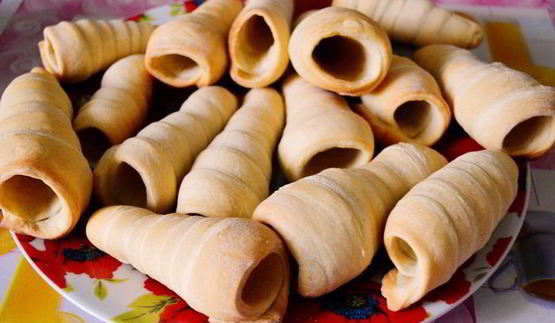 слоеные трубочки с заварным шоколадно-яблочным кремом