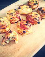 Улитки с изюмом и кремом