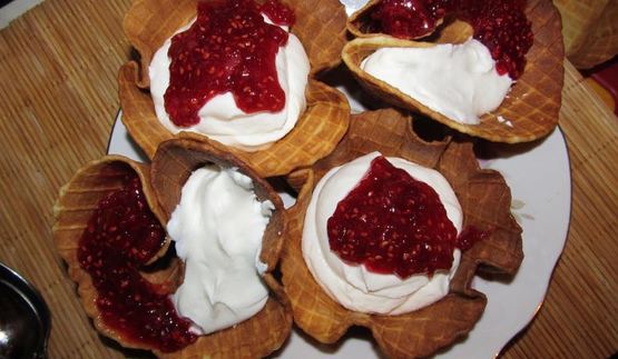 вафельные корзинки с творожно-сливочным кремом