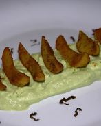 Яички барашка на творожном креме из авокадо