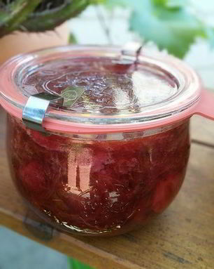 Мармелад из ревеня и клубники с мятой