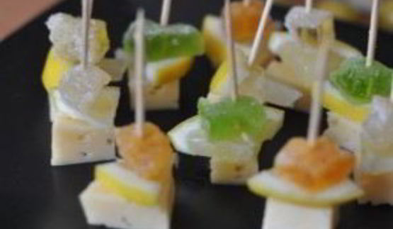 закуска на шпажках с мармеладом