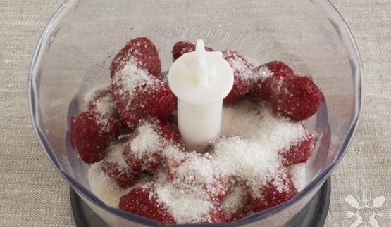 десерт из клубники и замороженого банана