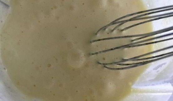 карамельное мороженое с карамельными орешками