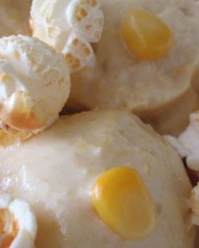 Кукурузное мороженое с попкорном и хлопьями