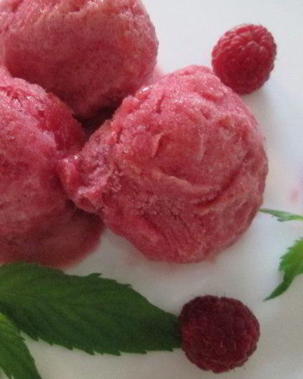 Рецепт малинова-имбирного сорбет и мороженое