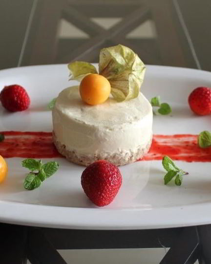 Рецепт мороженого-чизкейка с ягодным кули