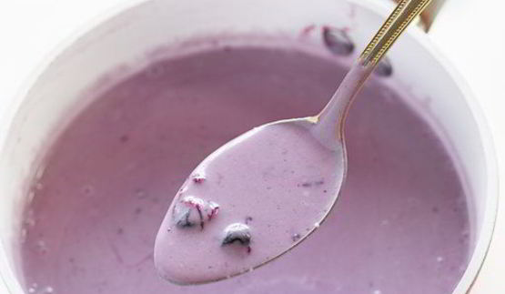 мороженое с черной смородиной