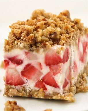 Террин из сливочного мороженого и клубники