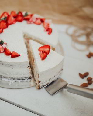 Бисквит с клубничным муссом