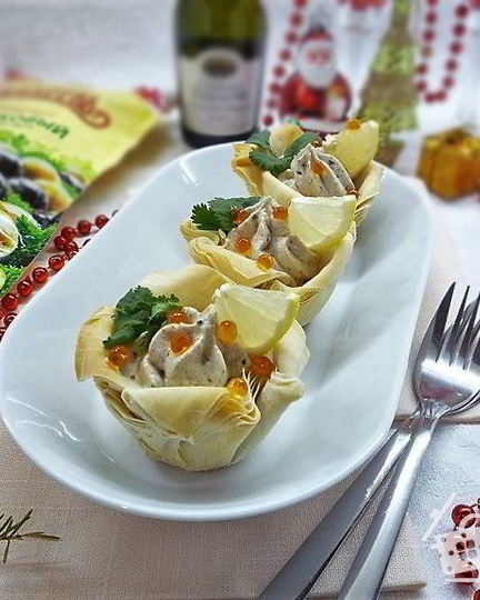 Рецепт хрустящих чашечек с муссом из печени трески