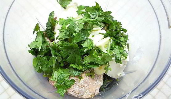 хрустящие чашечки с муссом из печени трески