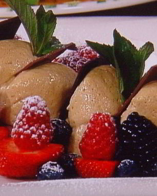 Мокка-мусс в ягодном обрамлении