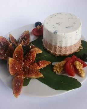 Мусс Два вкуса из творога и ветчины с инжиром