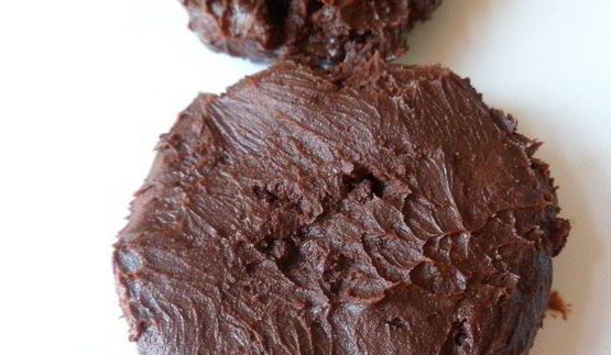 мусс из авокадо с клубникой и шоколадом