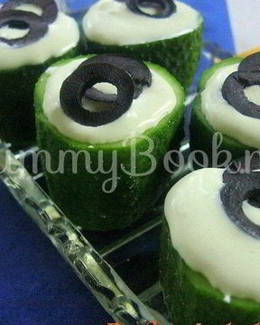 Мусс из сыра в огурцах