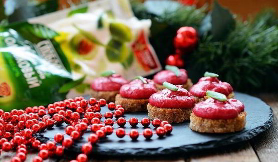 селедочный мусс на хрустящих тостах