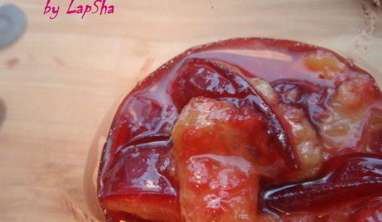 сливы в сиропе с муссом из белого шоколада