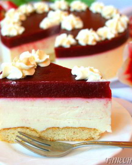 Рецепт торта-мусса клубника на сливках без выпечки