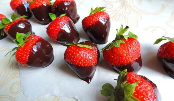 торт-мусс клубника в шоколаде