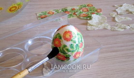 декупаж пасхальных яиц