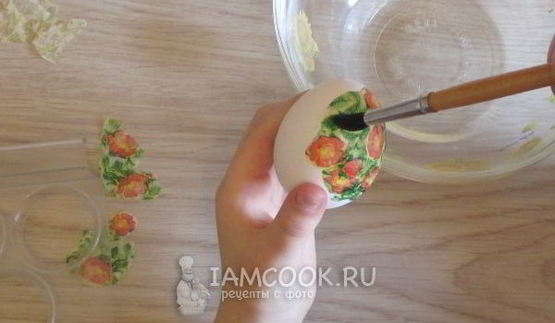 декупаж пасхальных яиц