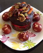 Фруктовый кулич пасхальный шоколадный