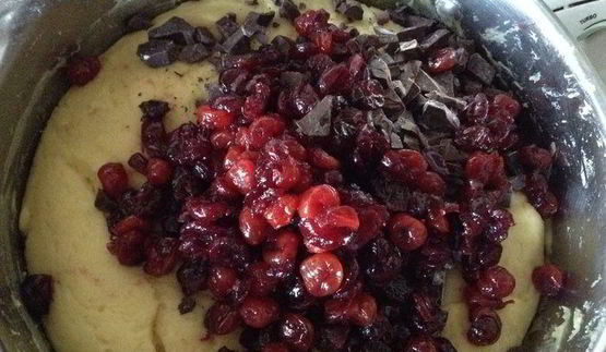 фруктовый кулич пасхальный шоколадный